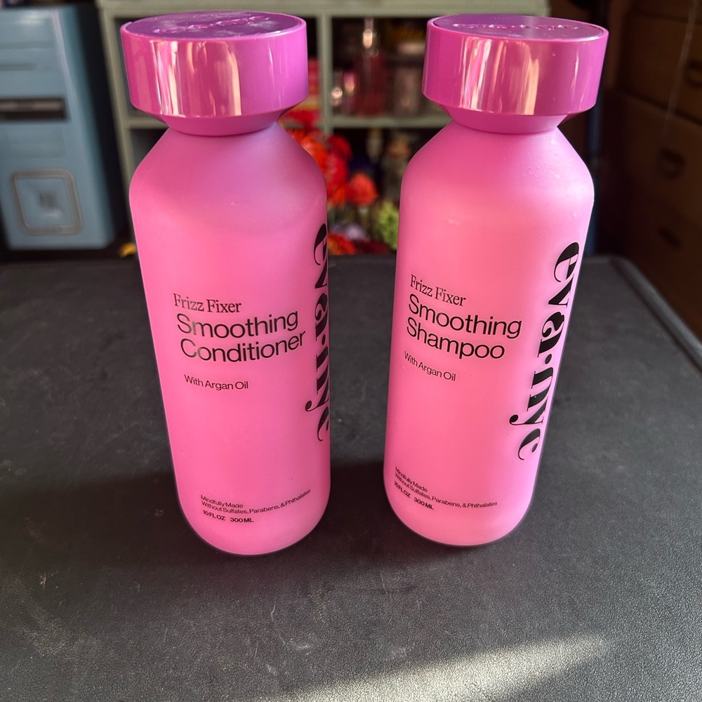 Pink Smoothing Shampoo and Conditioner Set